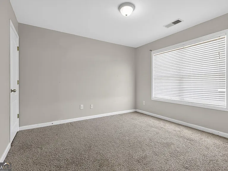 1136 Mason Lee Ave — Photo 14
