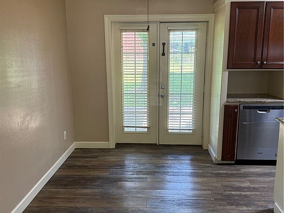 4th image of 504 W 19th St