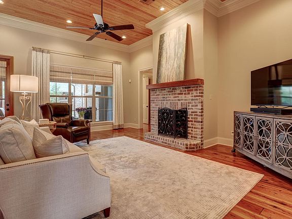 5th image of 503 Torrenova Cir