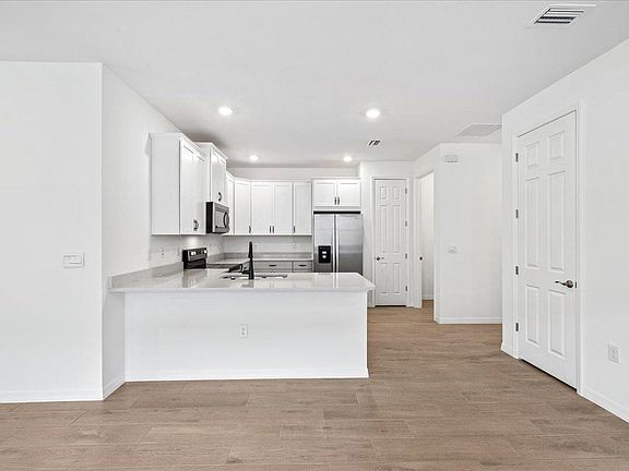 4th image of 1111 Tranquil Brook Dr