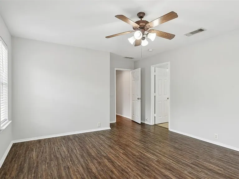 2316 Stoneleigh Pl — Photo 17