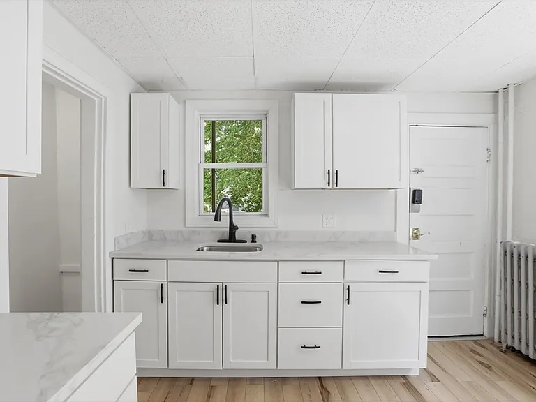 121 Glendale St #1 — Photo 13