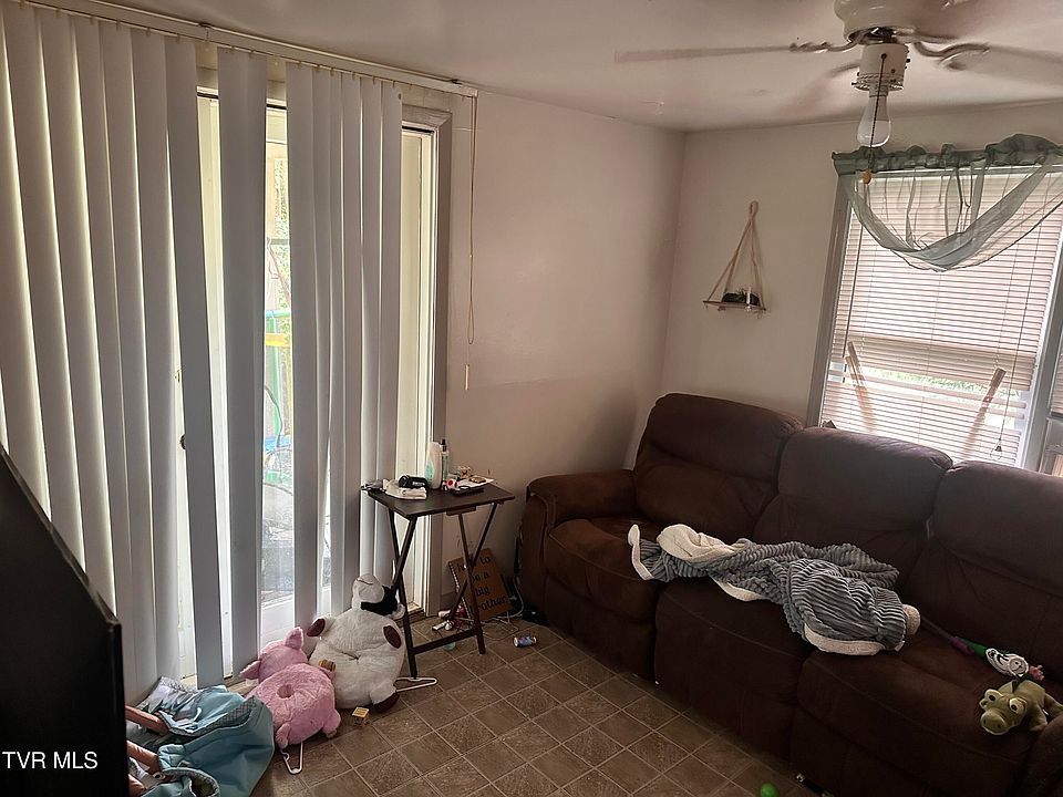 28th image of 111 Elvin Shirley Rd