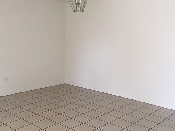 5620 N 34th AV-2019 (6)