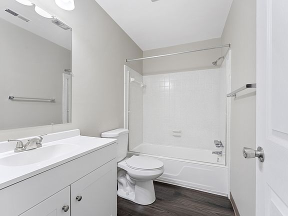 4th image of 1738 McLain Ave APT 2