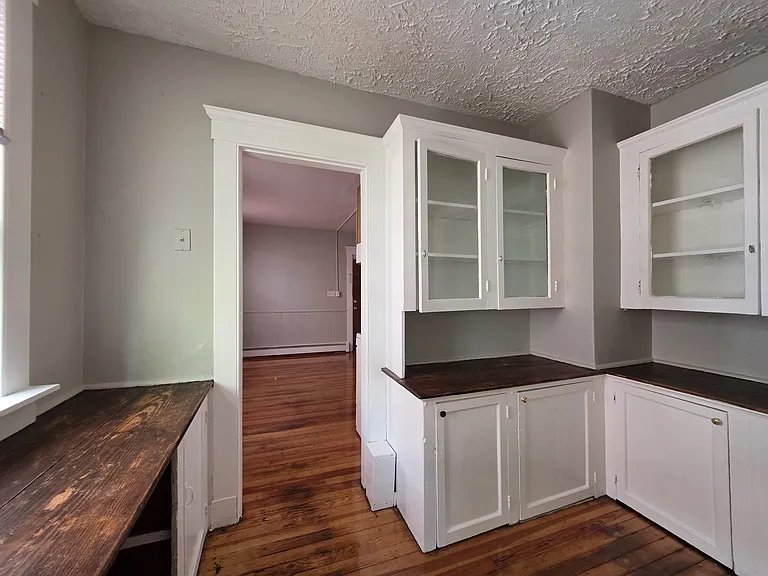 603 Howard Ave #B — Photo 4