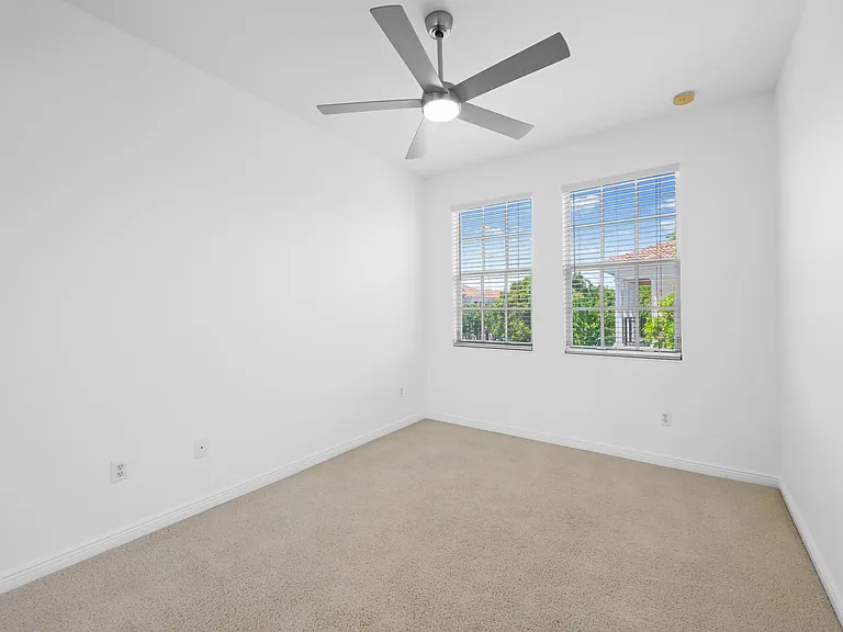870 NW 83rd Ln — Photo 14