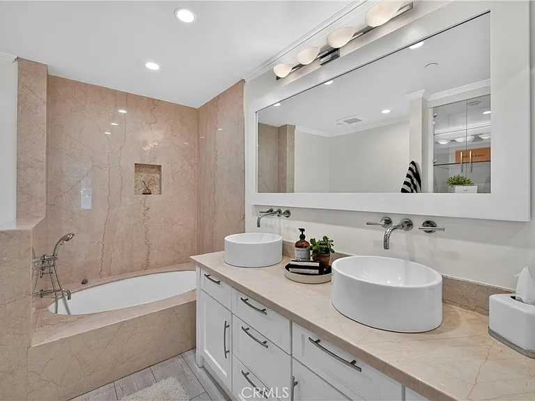 950 Cagney Ln #207 — Photo 15