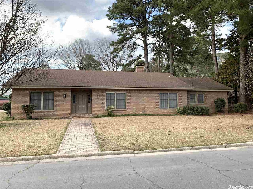 2501 Forest Knoll Dr Pine Bluff Ar 71603 Mls 21006758 Zillow