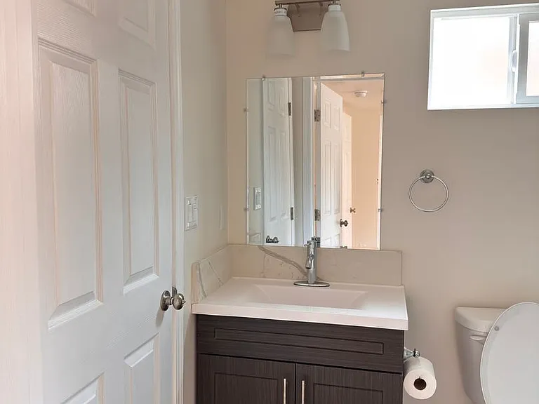 1060 McFarland Ave — Photo 12