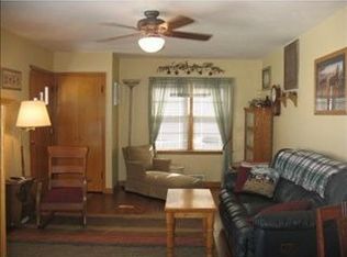 216 3rd St S, Coggon, IA 52218