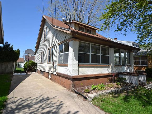 2nd image of 2049 Huizen Ave SW