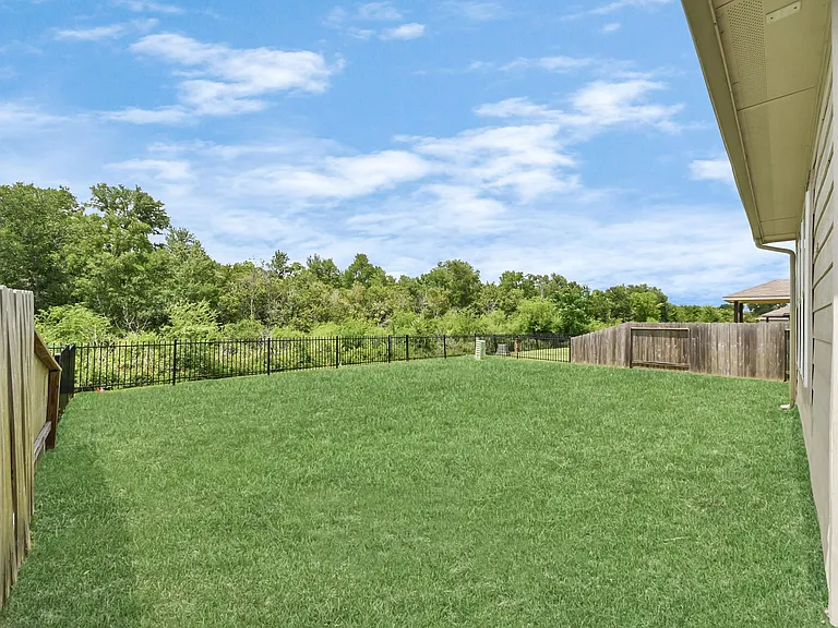 4919 Fairwater Ct — Photo 2