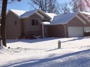 9425 Edison St NE, Blaine, MN 55449
