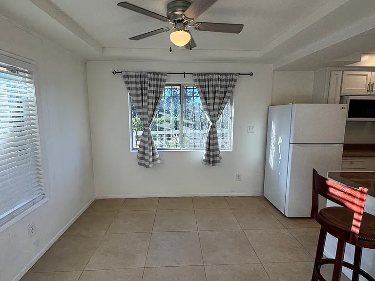 7000 Saranac St #9 — Photo 35