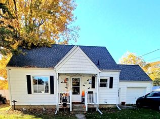 1005 N Saginaw St, Owosso, MI 48867