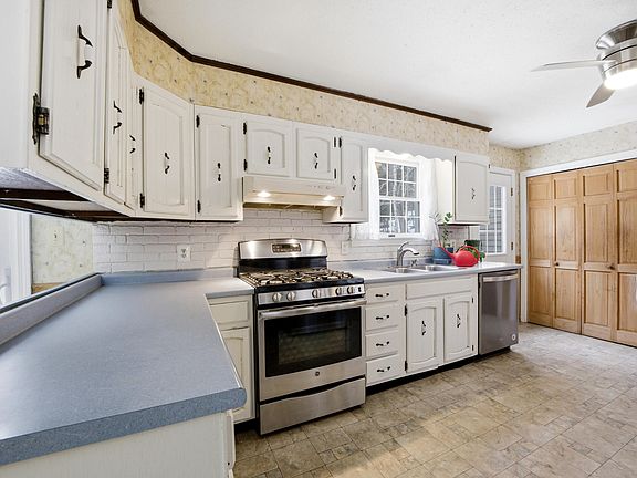 4th image of 53 Shipyard Road