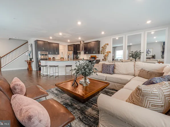 125 Livingston Ln, Exton, PA 19341