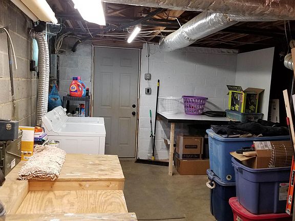 5th image of 144 Hurst Ave NE