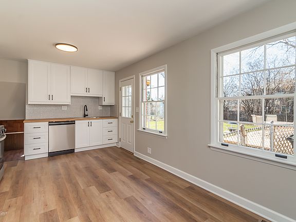4th image of 1516 N Kennicott Ave