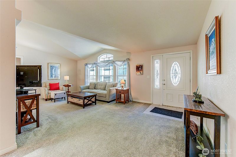 4th image of 6712 243rd Avenue E