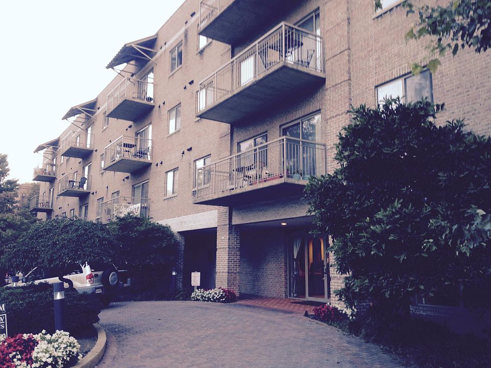 1st image of 1160 N Quincy St #35