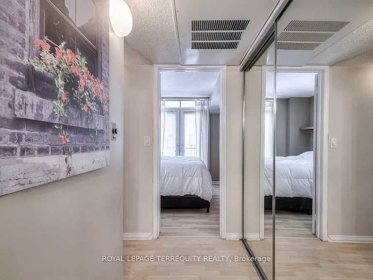 106 Redpath Ave #18 — Photo 11