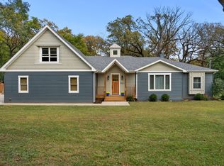 9011 Oak Grove Ave, Burr Ridge, IL 60527