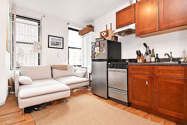1st image of 526 E 6th St APT 8