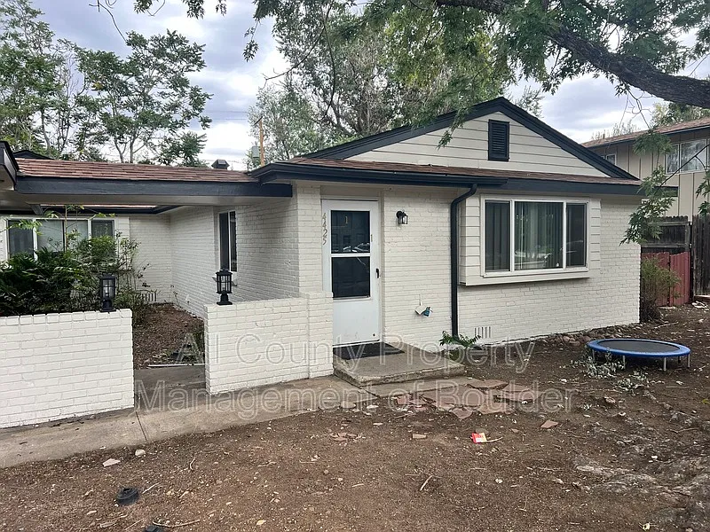 2 bed, 2.0 bath, 1400 sqft, $2,300 — Photo 1