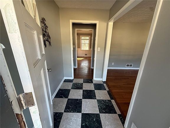 4th image of 5074 Brownlee Rd