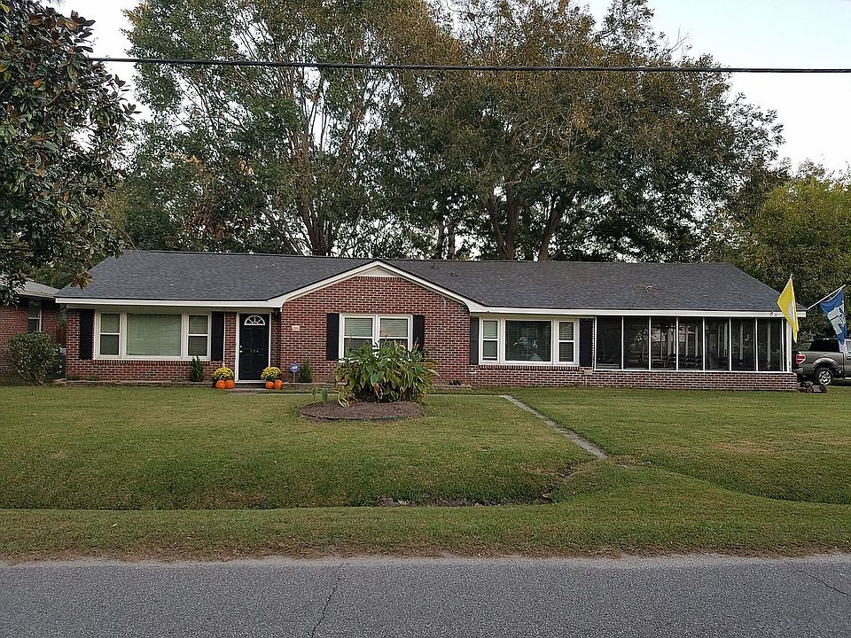 1st image of 304 Stinson Dr