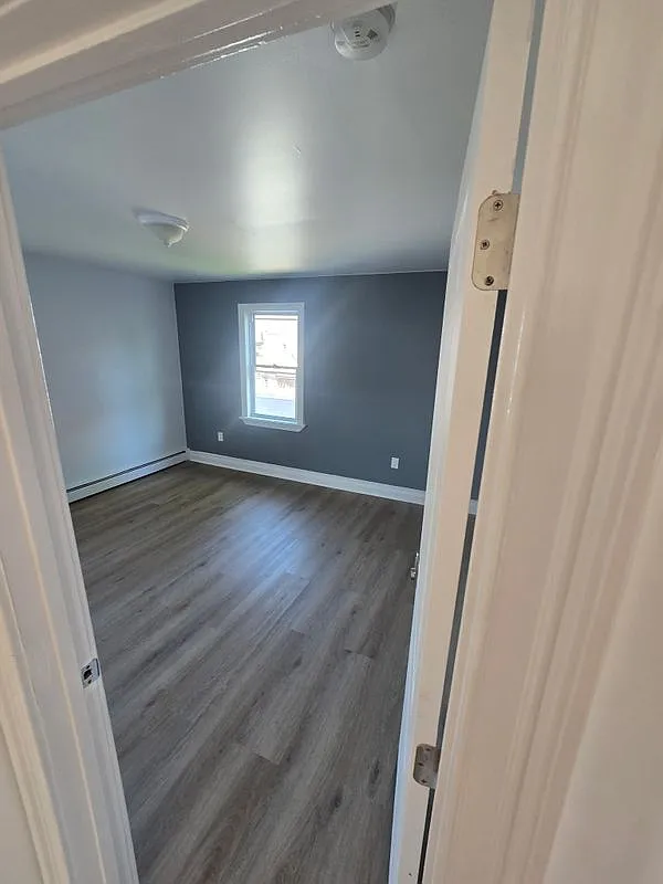 3 bed, 2.0 bath, 1217 sqft, $3,800 — Photo 1