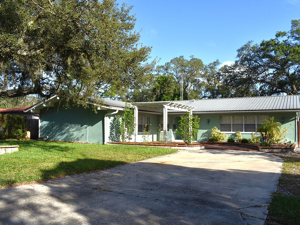 Front of Home - Metal Roof