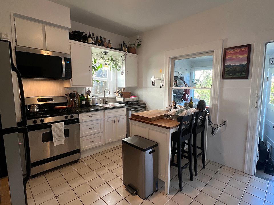 2nd image of 416 49th St
