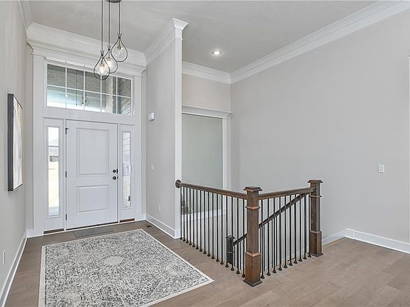 4th image of 6115 Lewis Dr