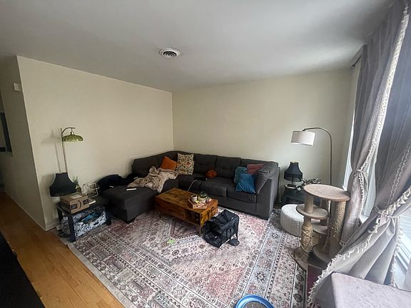 2nd image of 1842 W Cortland St #1