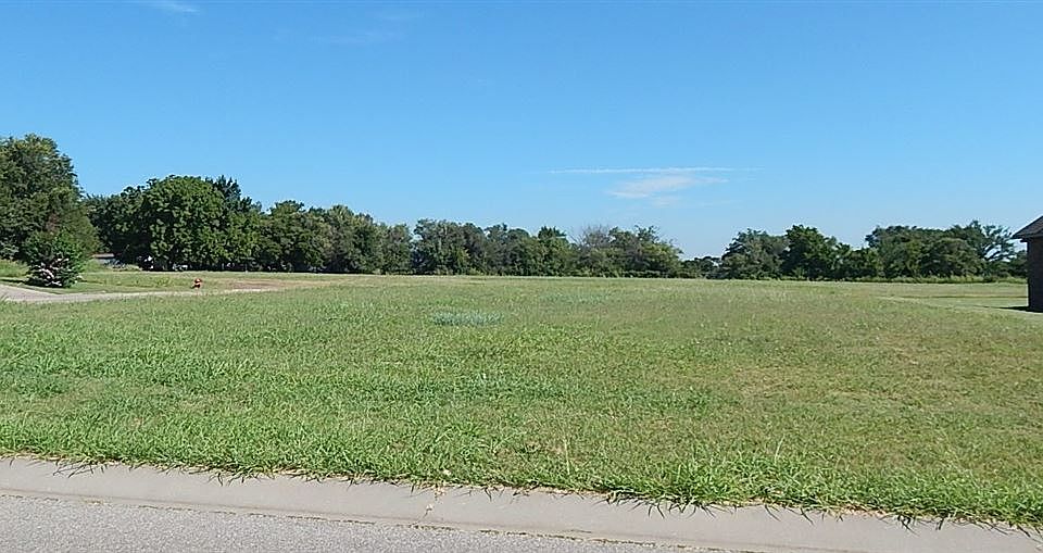 1st image of 2001 Woodmont