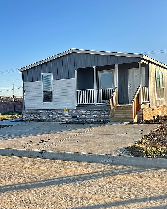 1st image of 6015 E McKinney St #15