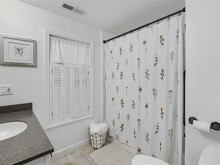 208 Marlborough St #4 — Photo 29