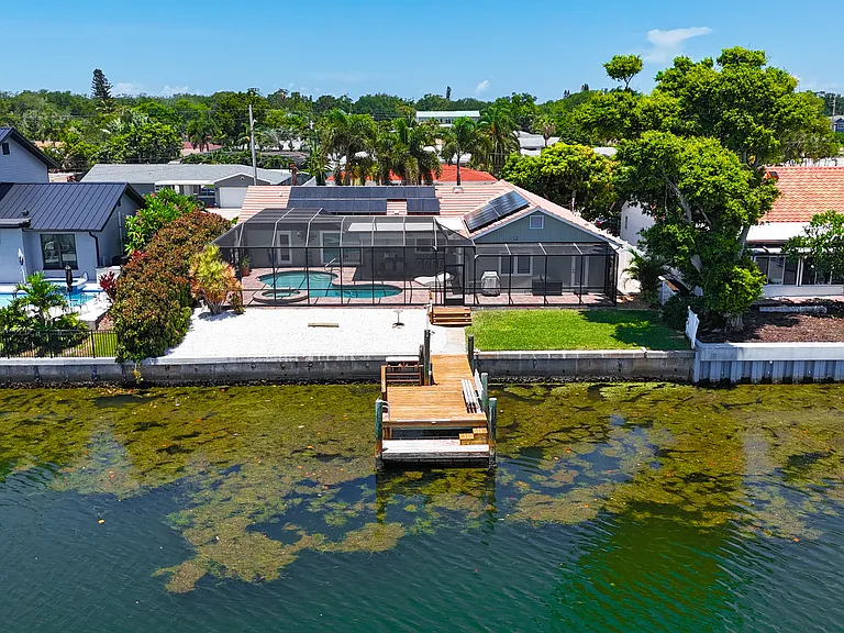 2316 S Shore Dr SE — Photo 3