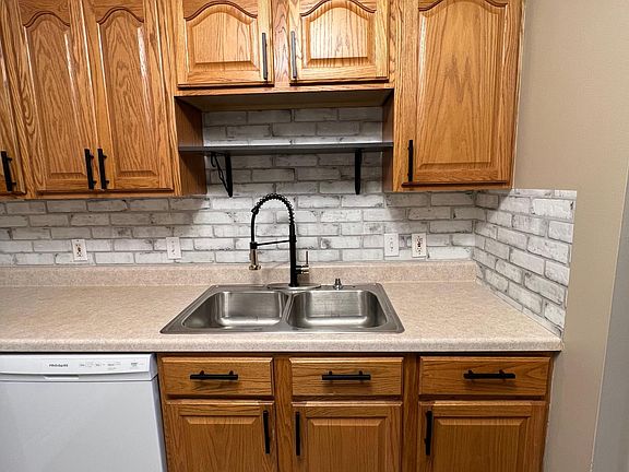 4th image of 655 Ziegler Dr