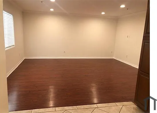3 bed, 1350 sqft, $3,668 — Photo 3