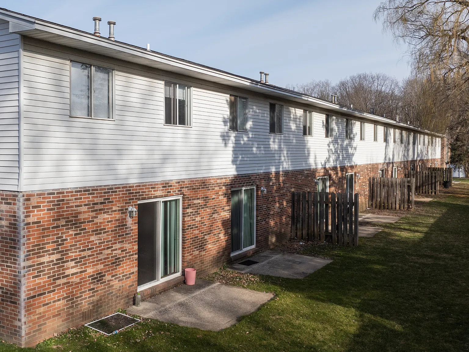1815 Edgewood Drive - 205 — Photo 3