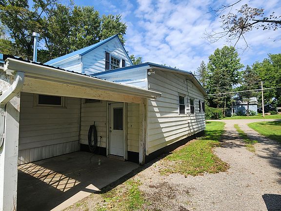 2nd image of 4565 Berry Rd
