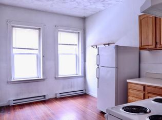 881 Huntington Ave APT 4, Boston, MA 02115