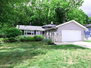 14861 Indian Creek Dr, Middleburg Heights, OH 44130