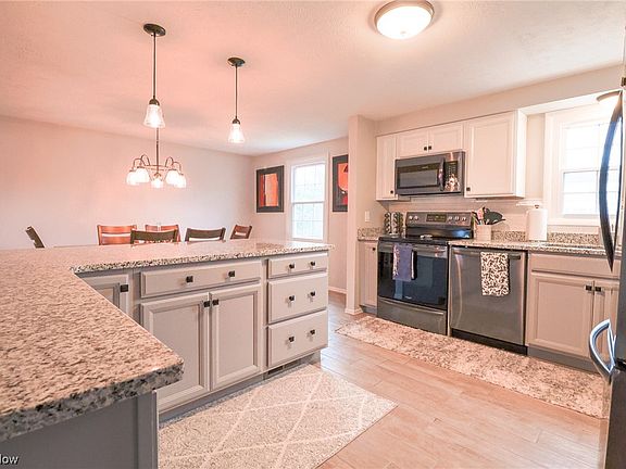 5th image of 765 Brookledge Dr
