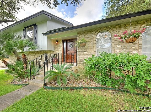2nd image of 315 Yosemite Dr
