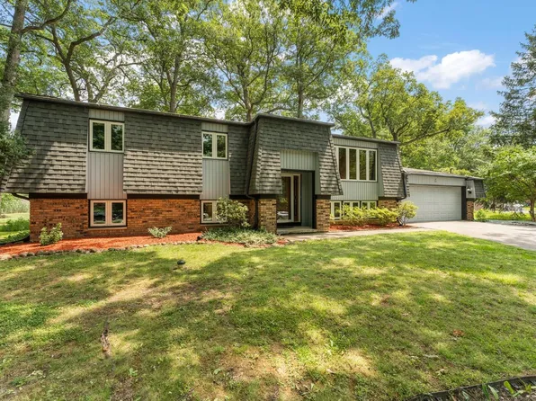 8975 Moraine St, Dyer, IN 46311